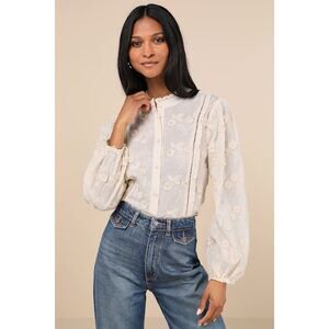 Admired Effect Cream Embroidered Button-Up Top